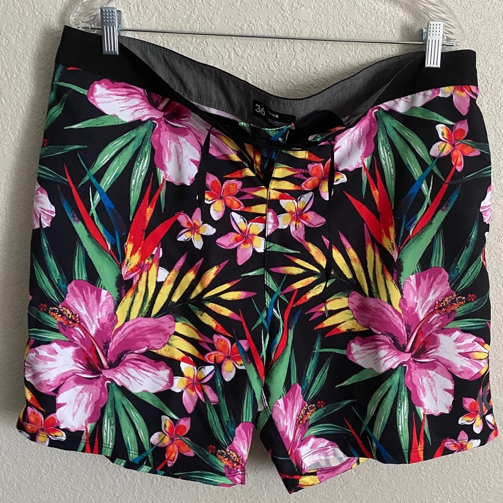 Men’s Hurley board shorts 18inch